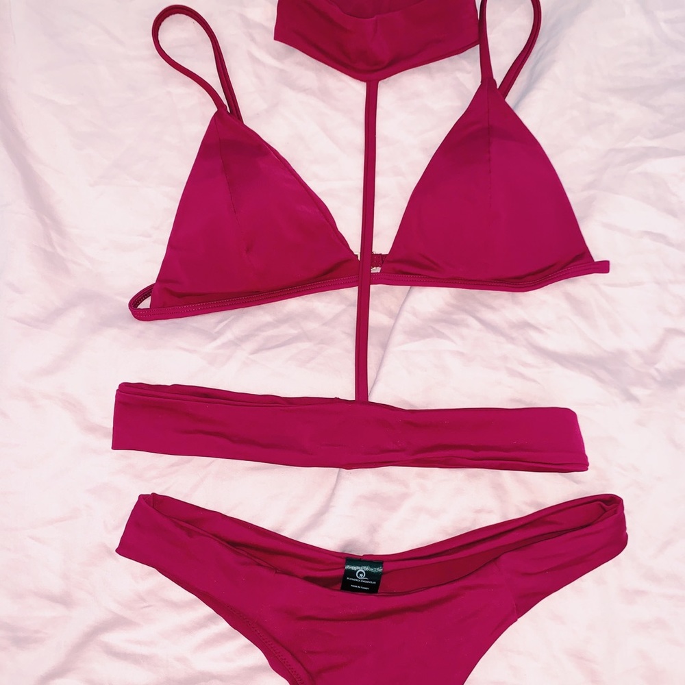 3 piece bikini! - Picture 2 of 4